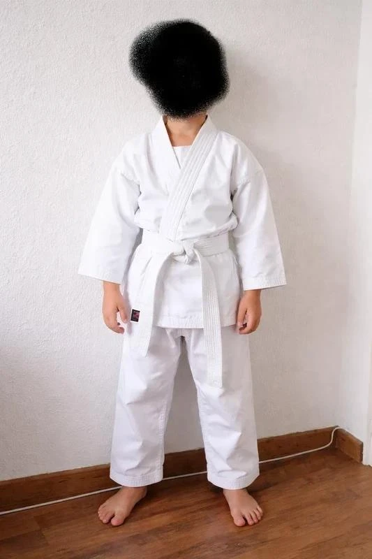Kimono karaté enfant – Taille 130 cm – Très bon état